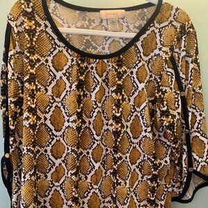 Diana Bell Pullover top with three quarter length sleeve L